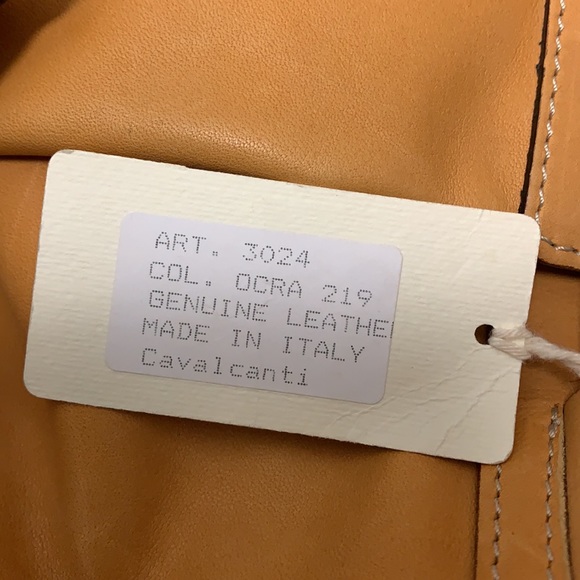 High End Designer Yellow Leather Shoulder Bag - Picture 9 of 9